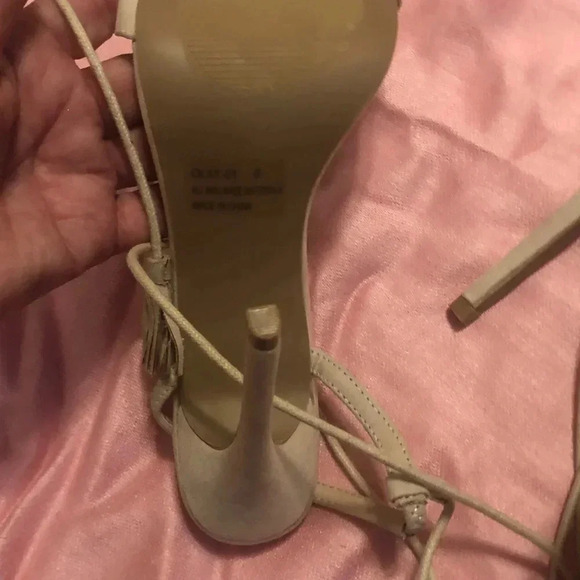 Heeled sandals - Picture 3 of 3